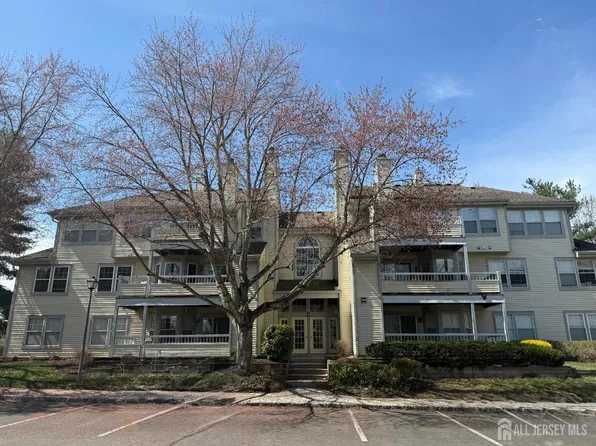 103 Claridge Ct APT 5, Princeton, NJ 08540