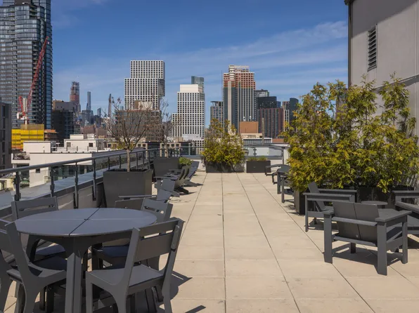 50 Greenpoint Avenue image 14 of 15