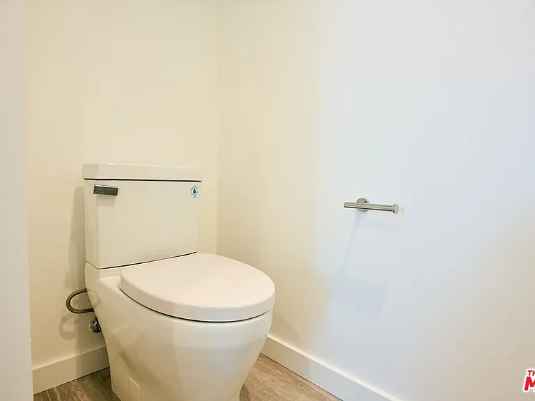 11785 Gateway Blvd #2 — Photo 7