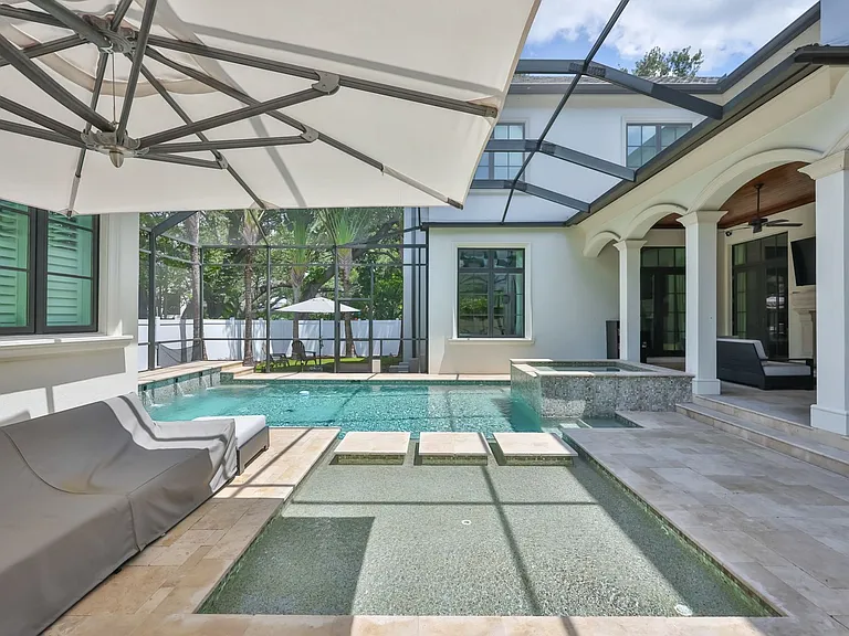 629 Riviera Dr — Photo 45