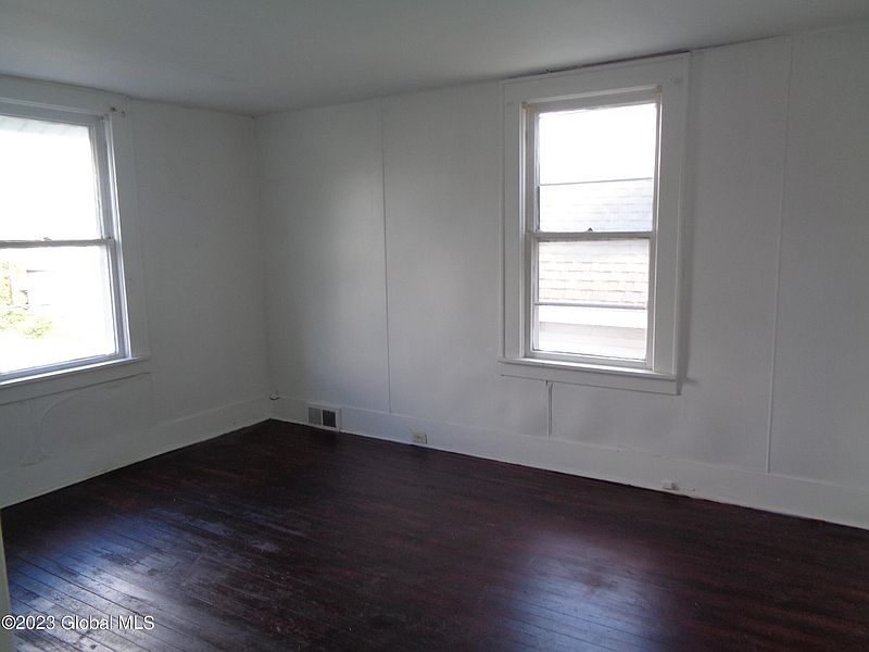 5th image of 2228 Guilderland Avenue