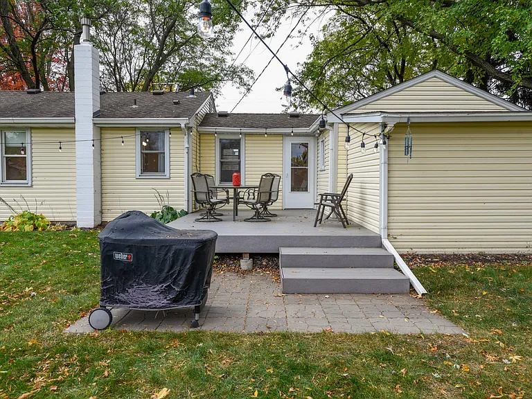631 53rd Ave NE — Photo 31