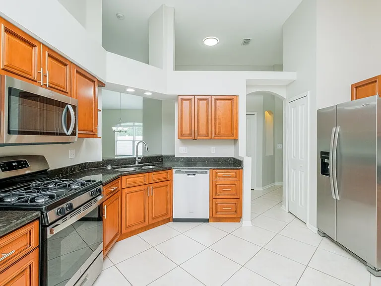1046 Crimson Clover Ln — Photo 6