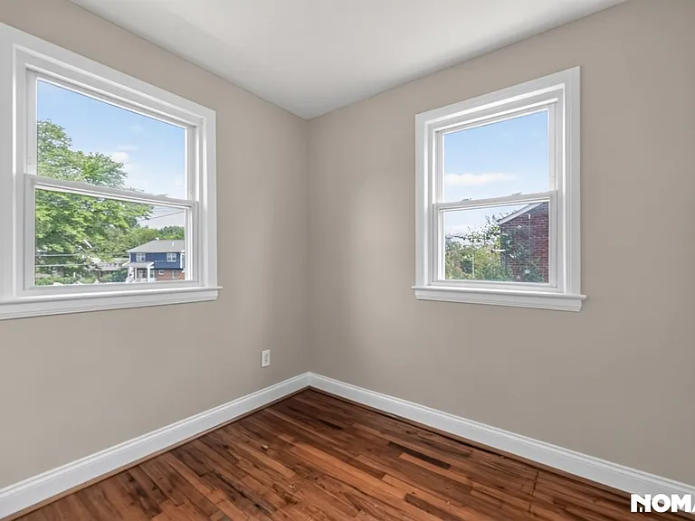 8507 Potomac Ave — Photo 27