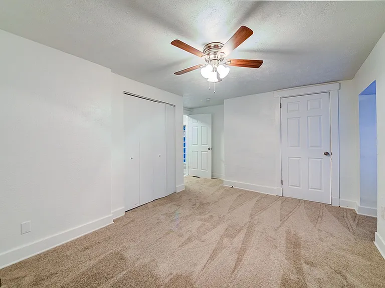 33 Southern Ave — Photo 11