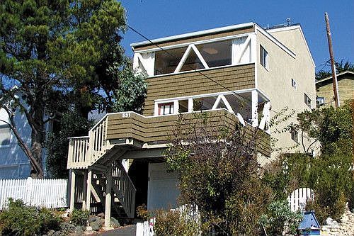 2nd image of 531 Canterbury Ln