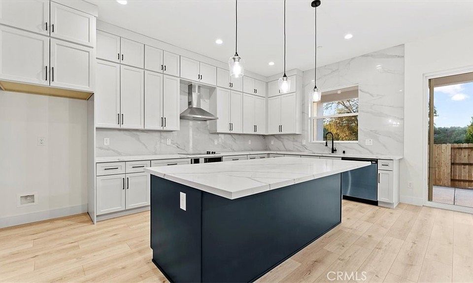 1st image of 1 Moonbeam Ct