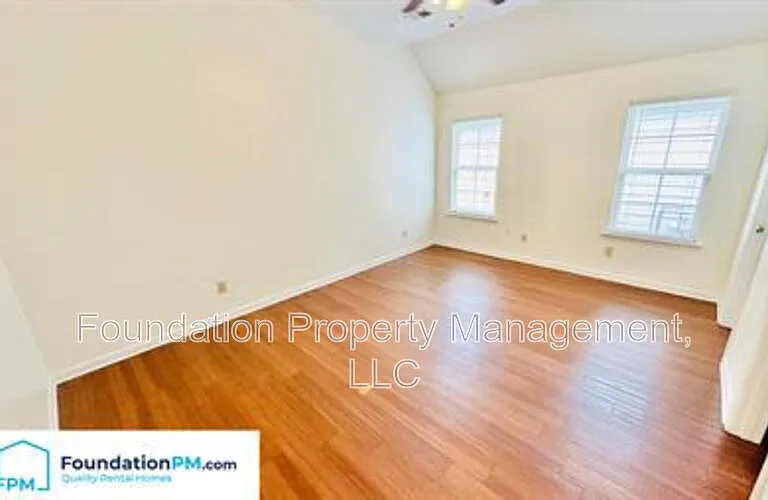 1314 Crosstown Ct — Photo 9