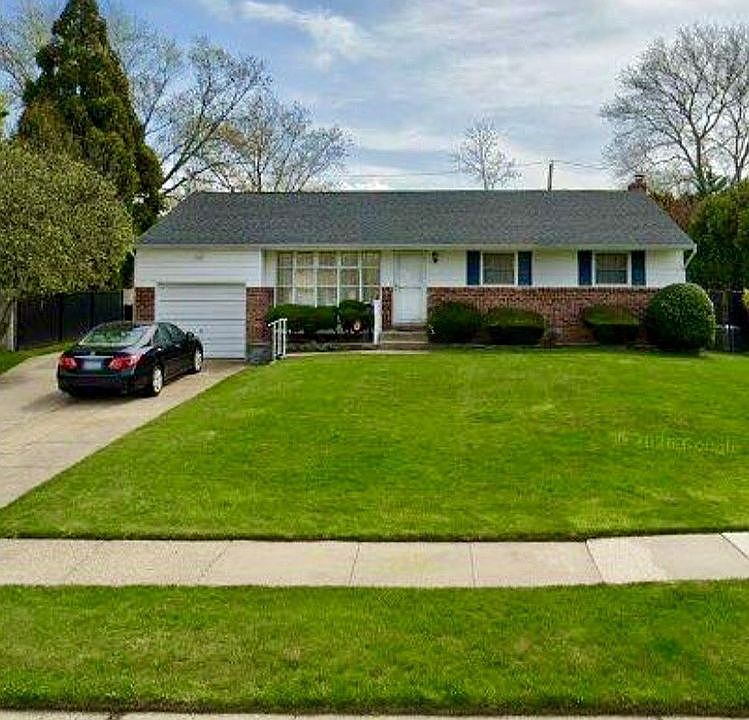 1st image of 22 Hayrick Ln