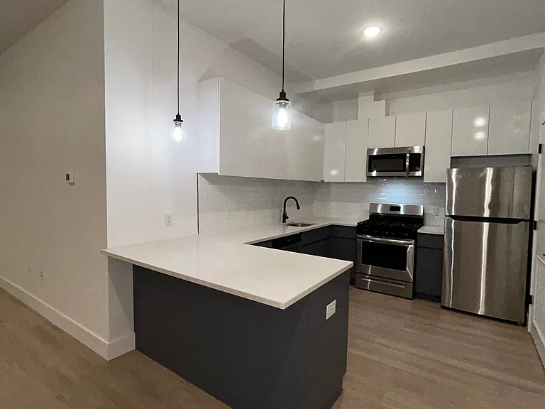 420 River Rd #208 — Photo 1