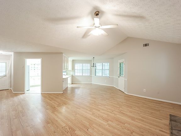 3rd image of 85 Lakeside Dr