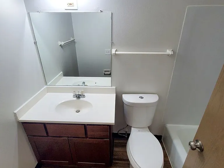 Nakoma Heights Apartment Homes — Photo 28
