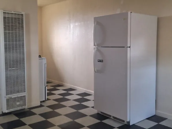 1707 N Highway 26 APT 2, Madras, OR 97741