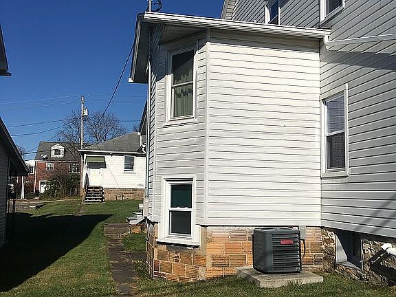 5th image of 719 Arlington Ave