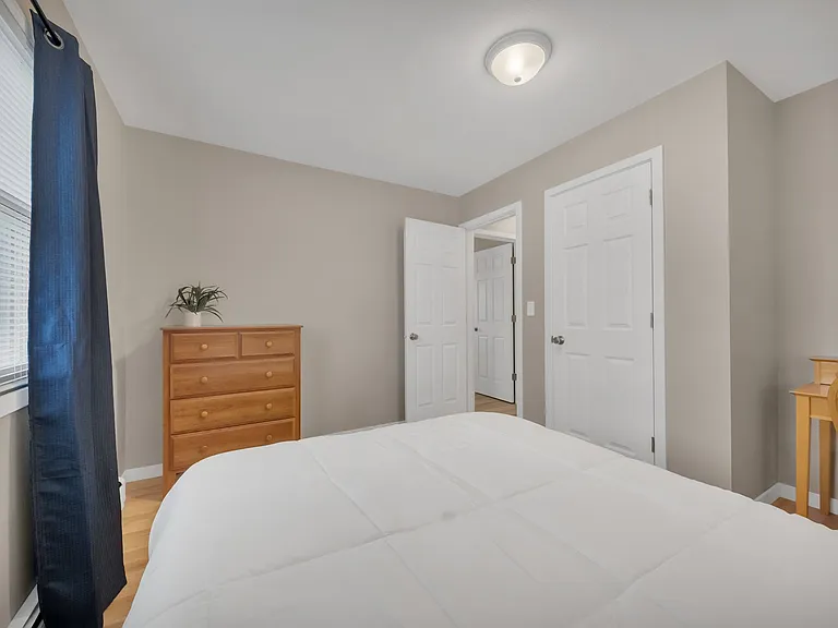 629 1st Ave W #5 — Photo 10