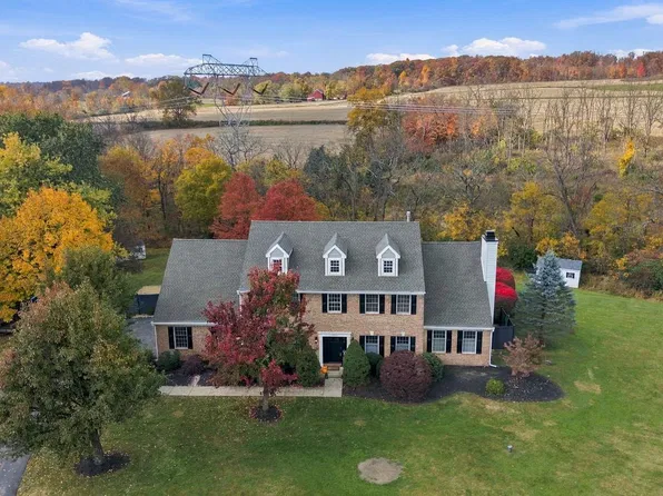3940 Fountain Cir, Fountainville, PA 18923
