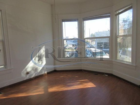4th image of 527 4th St