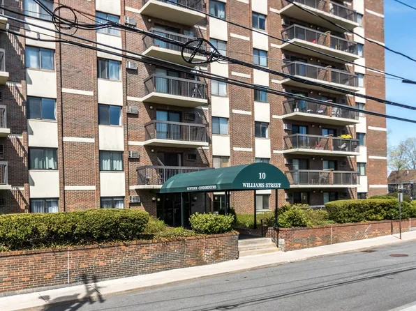 10 Williams St APT 77, Watertown, MA 02472