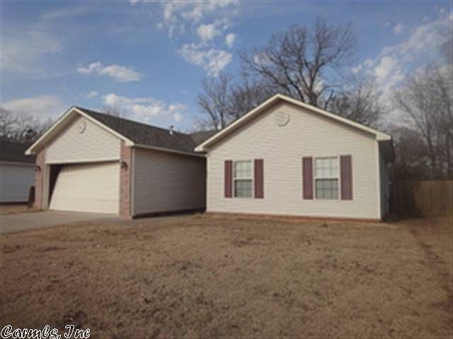 1st image of 26 Weatherwood Dr