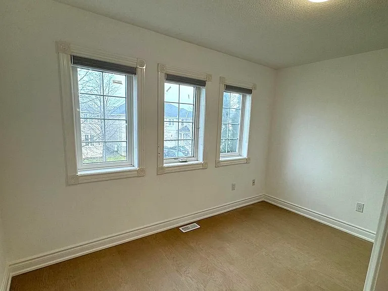 169 Flagstone Way — Photo 7