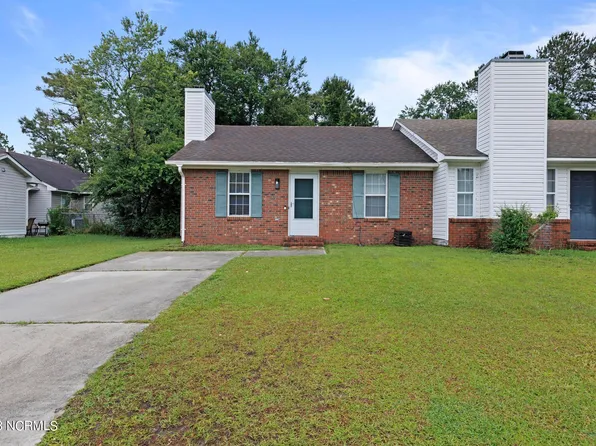 103 Glenside Court, Midway Park, NC 28544