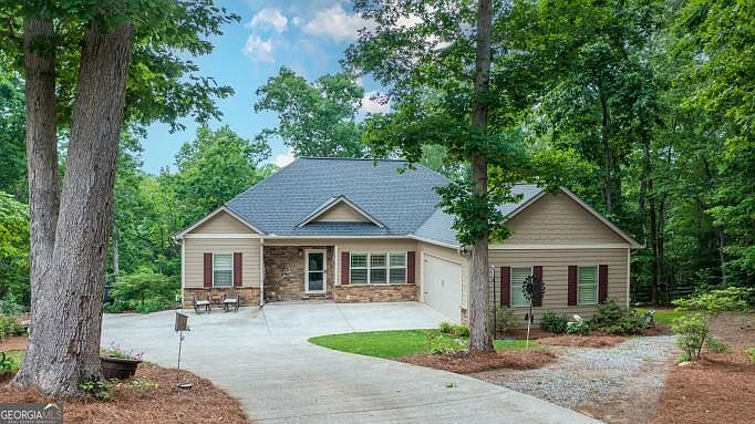 1st image of 211 Old White Oak Trl