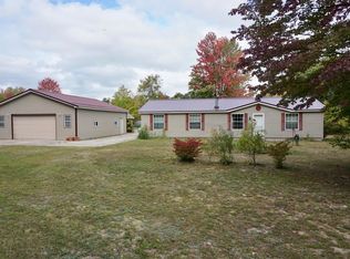 6174 Wallaker Rd, Benzonia, MI 49616