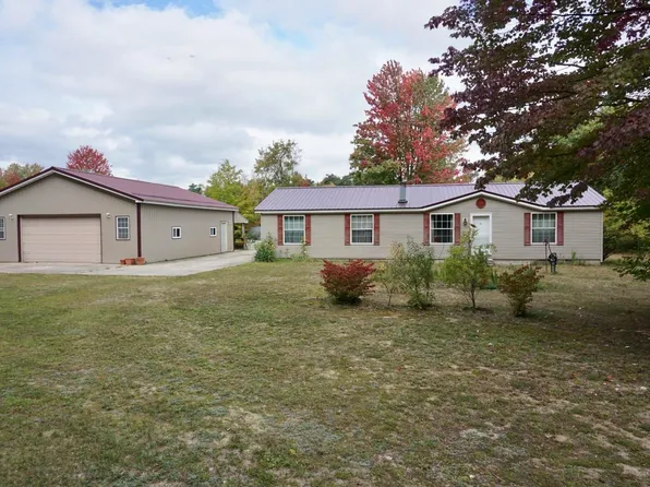6174 Wallaker Rd, Benzonia, MI 49616