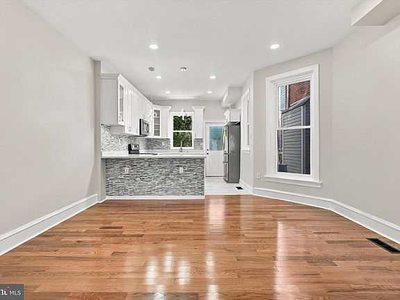 4th image of 4527 N Camac St