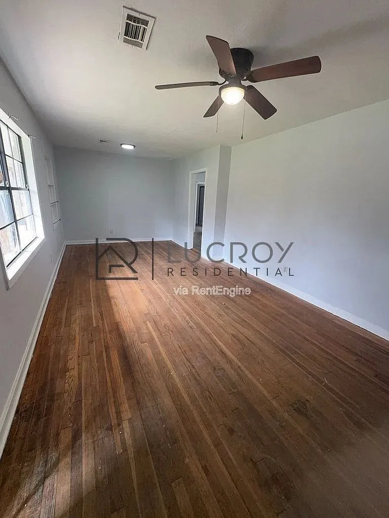 4 bed, 2.0 bath, 1270 sqft, $1,250 — Photo 2