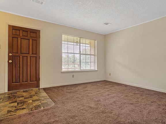 4th image of 112 Sunset Dr