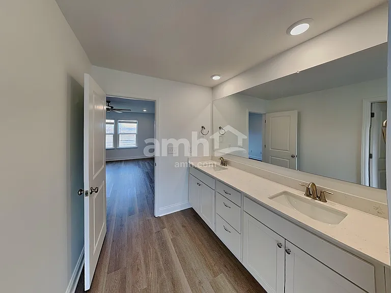 9034 Henley Ave — Photo 11