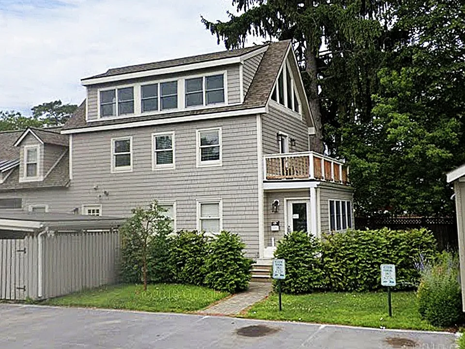 223 Lake Ave #2