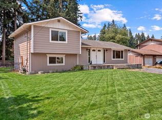 12808 Military Road E, Puyallup, WA 98374