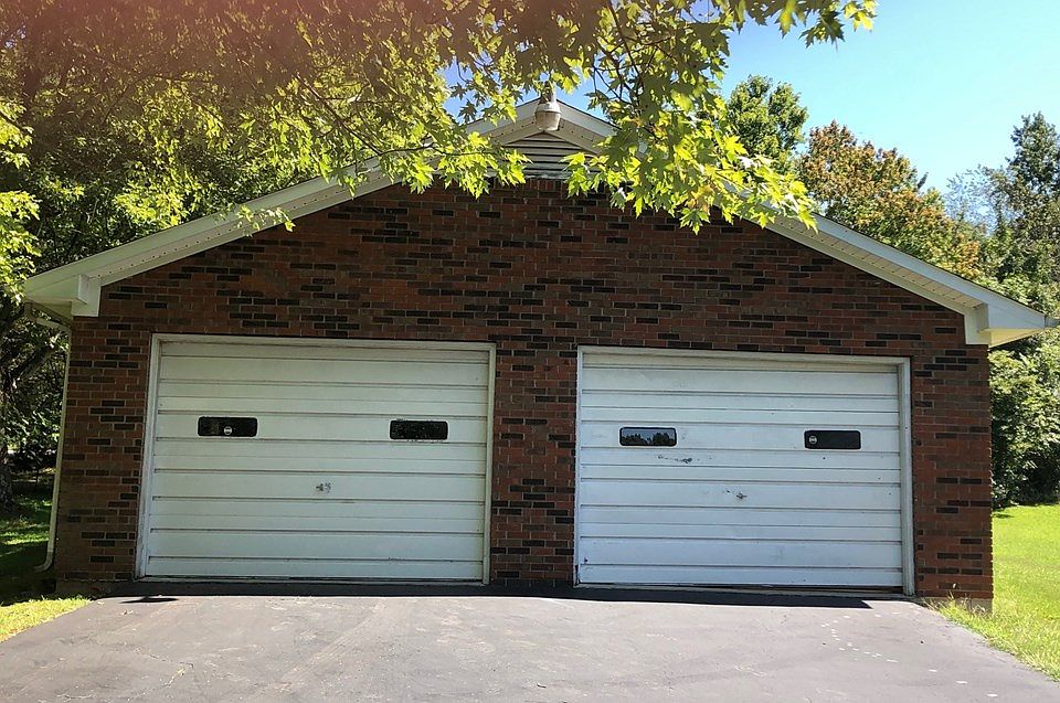 2nd image of 4899 Bartlett Rd