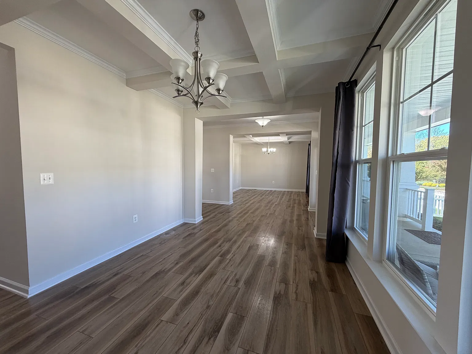5 bed, 3.5 bath, 2968 sqft, $4,000 — Photo 2