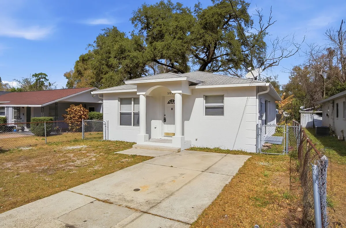 Building Photo - 3724 E 38th Ave