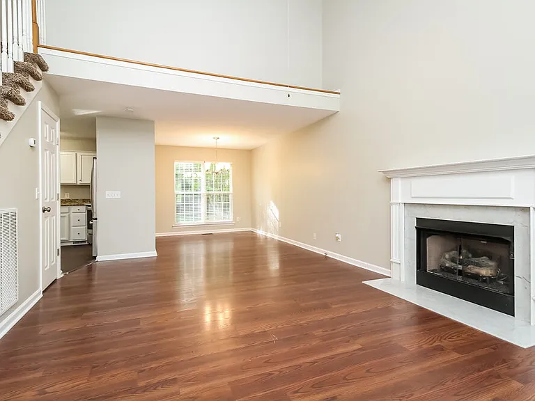 131 E Braxton Ln — Photo 4