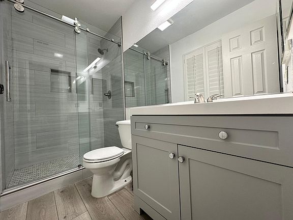 4th image of 25140 Steinbeck Ave Unit B