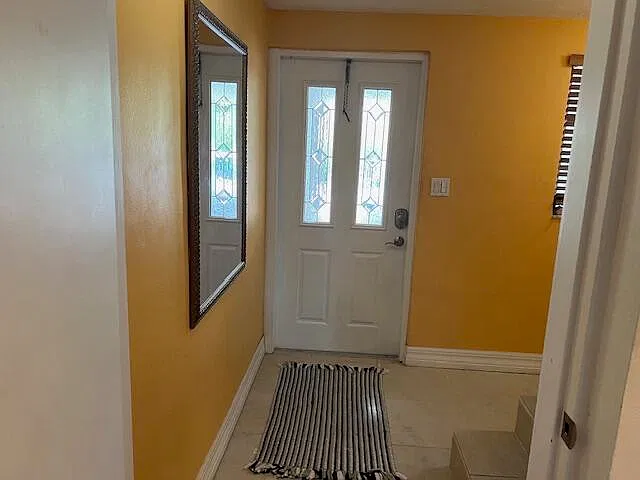 3 bed, 2.0 bath, 2016 sqft, $3,900 — Photo 3