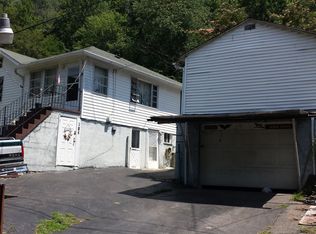 106 1st Hill St, Itmann, WV 24847