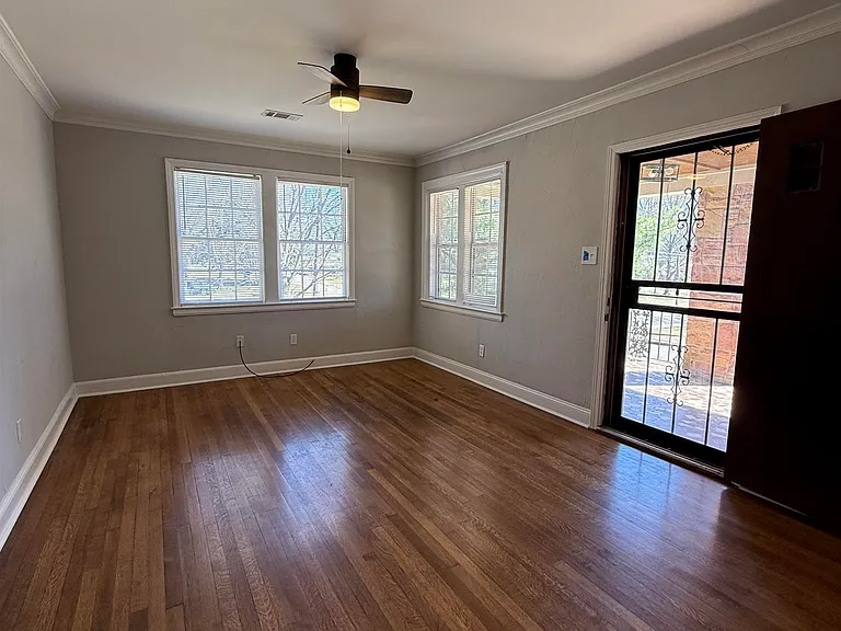 764 Dunn Ave — Photo 2