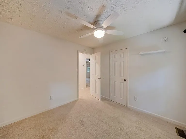 102 Vanessa Dr SE — Photo 26