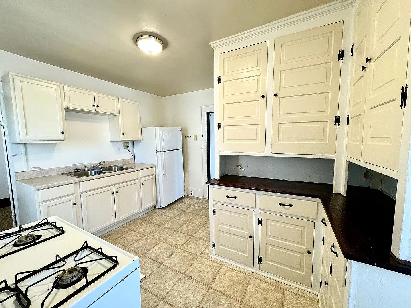 2701 Raspberry St — Photo 3