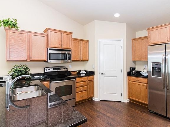 5th image of 5847 S Glenstone Ct