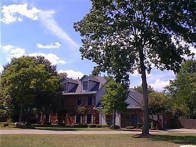 5th image of 8901 Treeland Ln
