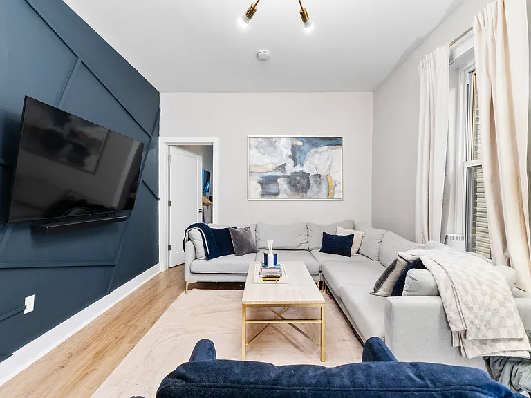 100 Manhattan Ave #2L — Photo 6