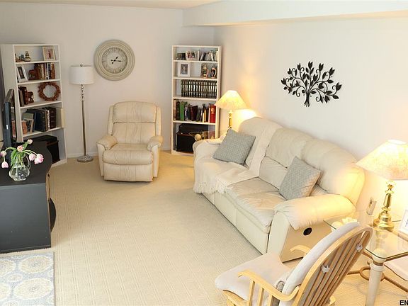 4th image of 15 Belmont Ct
