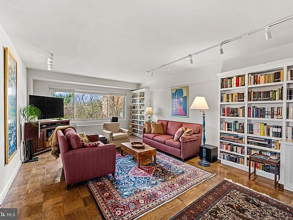 2nd image of 4201 Cathedral Ave NW APT 1124