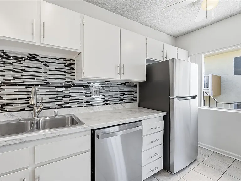 1731 Pacific Coast Hwy #19 — Photo 10